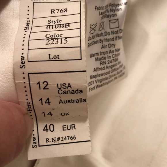 Alfred Angelo wedding Gown - Picture 6 of 7